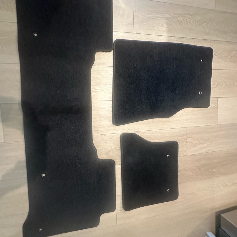 Range Rover 2018 OEM Black truck Floor Mats Set